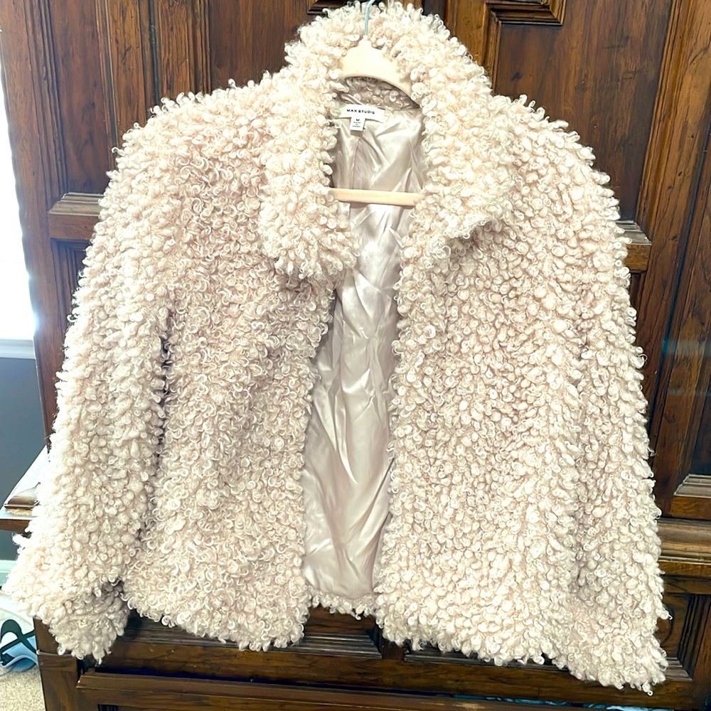 Max Studio Cute Teddy Coat Size M looks and feels like a Teddy Bear Cream Soft